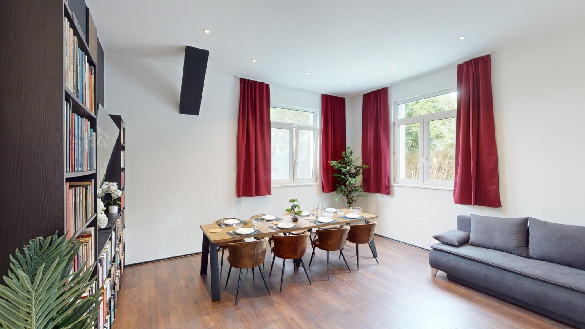 Apartment Crown Living Design Loft, Kueche, Bibliothek, Gartensitzplatz Lustenau