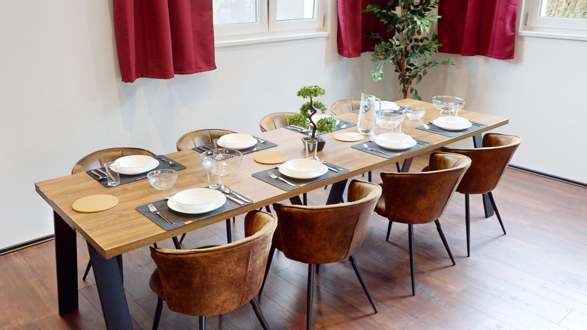 Crown Living Design Loft, Kueche, Bibliothek, Gartensitzplatz Lustenau