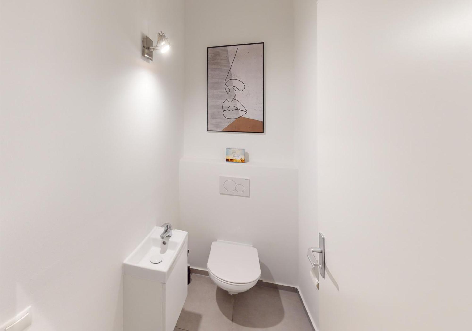 Crown Living Design Loft, Kueche, Bibliothek, Gartensitzplatz Apartment
