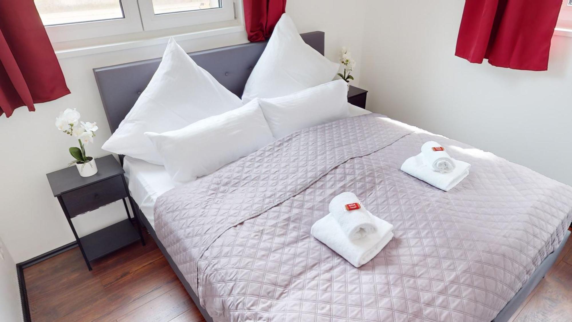 Crown Living Design Loft, Kueche, Bibliothek, Gartensitzplatz *